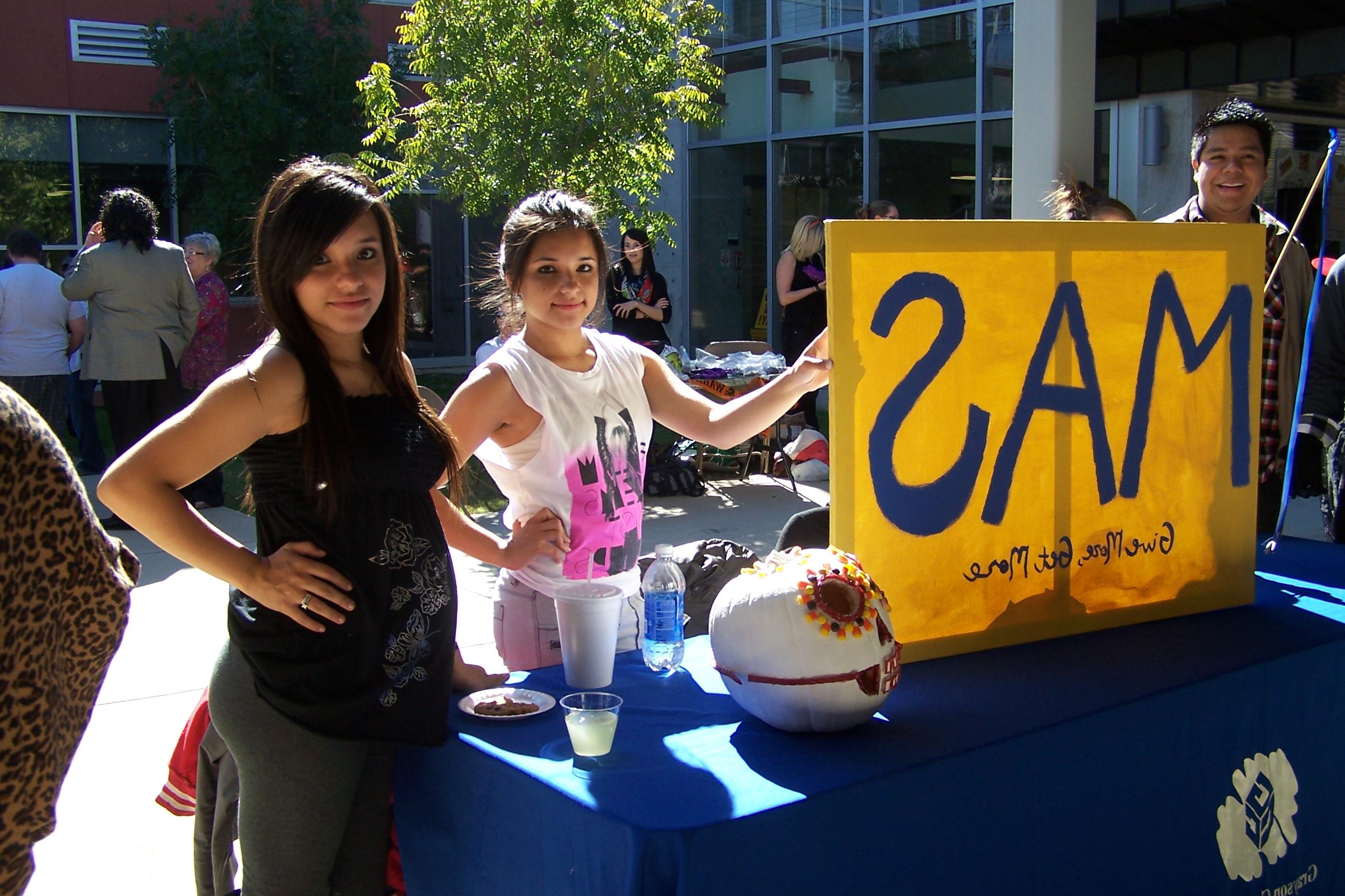 Students in MAS participate in Fall Fest